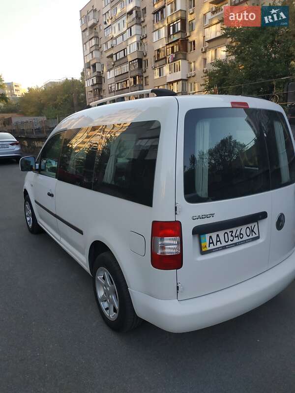 Мінівен Volkswagen Caddy 2010 в Києві