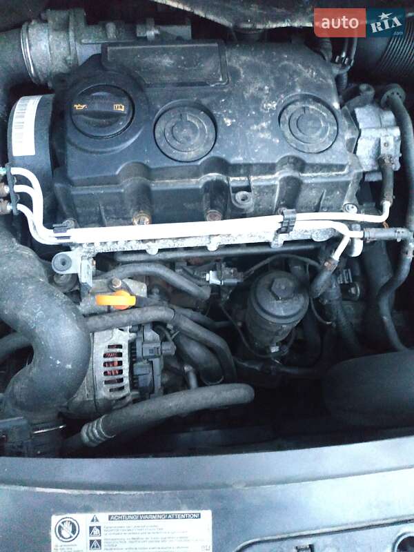 Мінівен Volkswagen Caddy 2010 в Києві