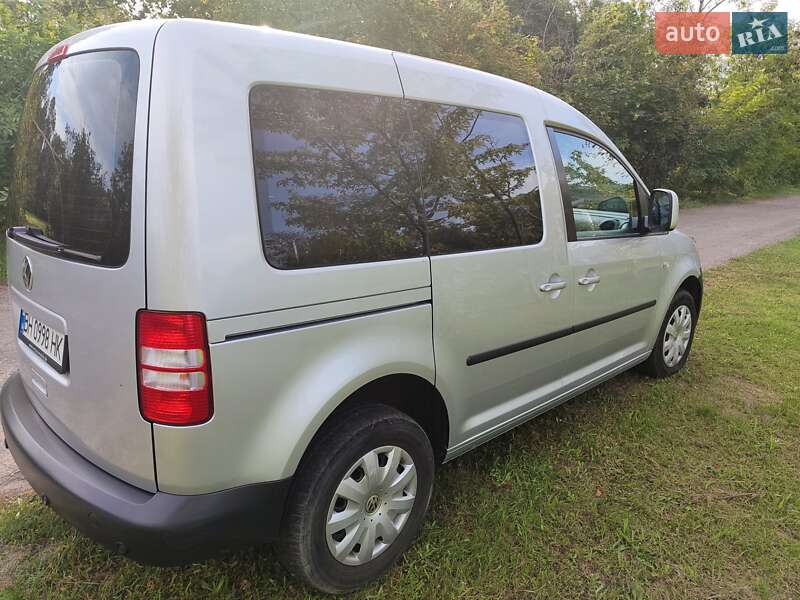 Минивэн Volkswagen Caddy 2011 в Великодолинском