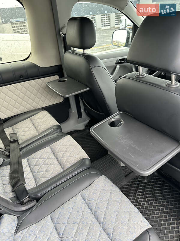 Минивэн Volkswagen Caddy 2009 в Львове