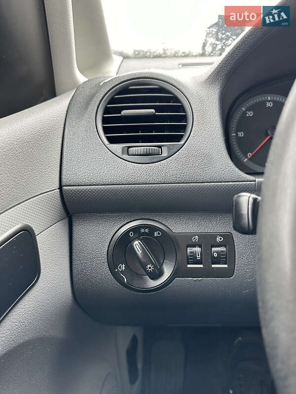 Минивэн Volkswagen Caddy 2009 в Львове