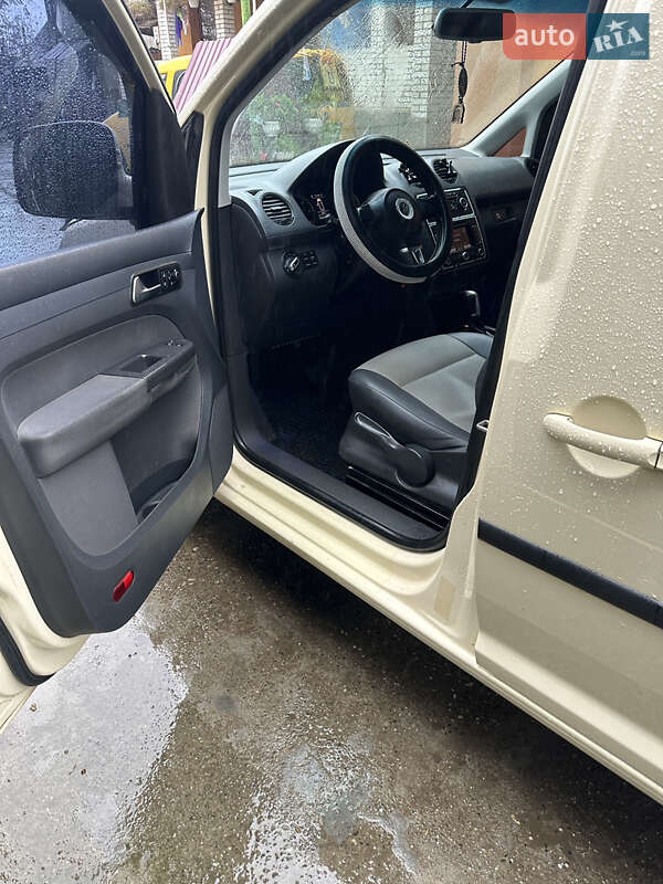 Минивэн Volkswagen Caddy 2013 в Виноградове фото 12 Минивэн Volkswagen Caddy 2013 в Виноградове