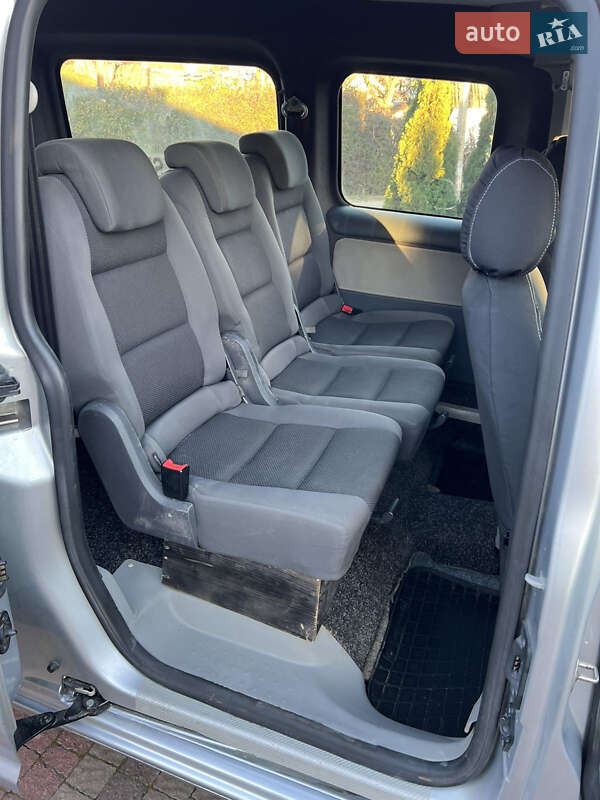 Мінівен Volkswagen Caddy 2009 в Калуші