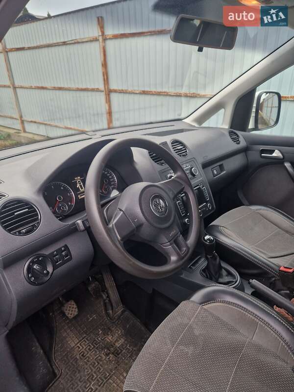 Минивэн Volkswagen Caddy 2014 в Киеве