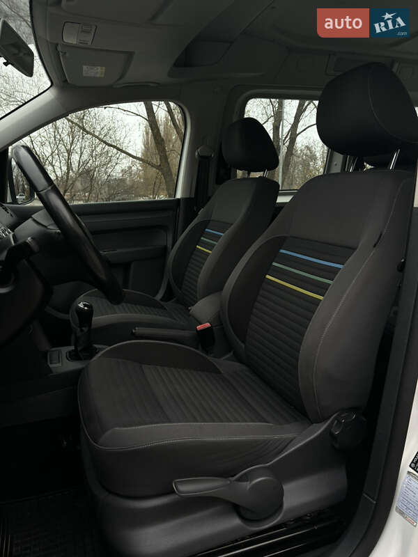 Минивэн Volkswagen Caddy 2014 в Хмельницком