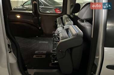 Минивэн Volkswagen Caddy 2011 в 