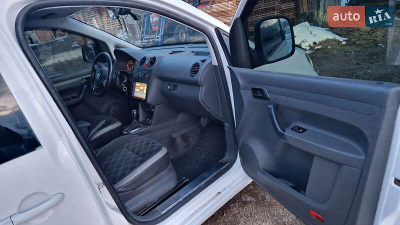 Мінівен Volkswagen Caddy 2011 в Вижниці