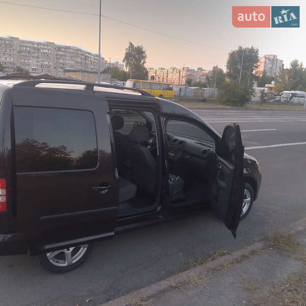 Мінівен Volkswagen Caddy 2014 в Києві