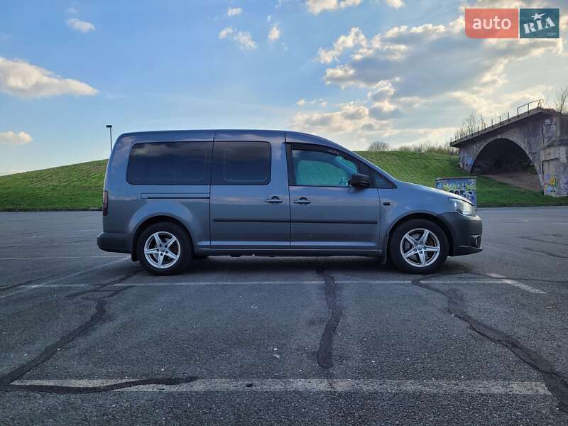 Volkswagen Caddy 2011