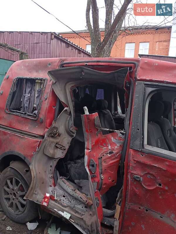 Минивэн Volkswagen Caddy 2004 в Середине-Буде