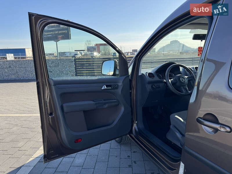 Мінівен Volkswagen Caddy 2012 в Мукачевому