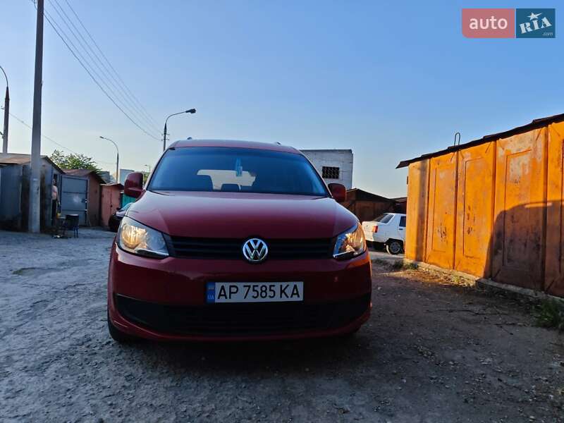 Мінівен Volkswagen Caddy 2014 в Запоріжжі