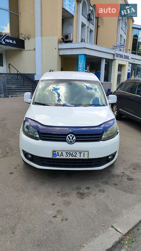 Универсал Volkswagen Caddy 2013 в Киеве