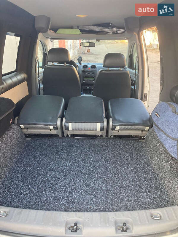 Минивэн Volkswagen Caddy 2010 в Южноукраинске