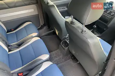 Volkswagen Caddy 2011