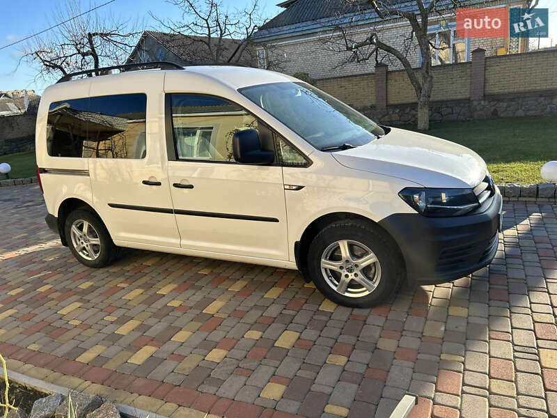 Мінівен Volkswagen Caddy 2015 в Умані