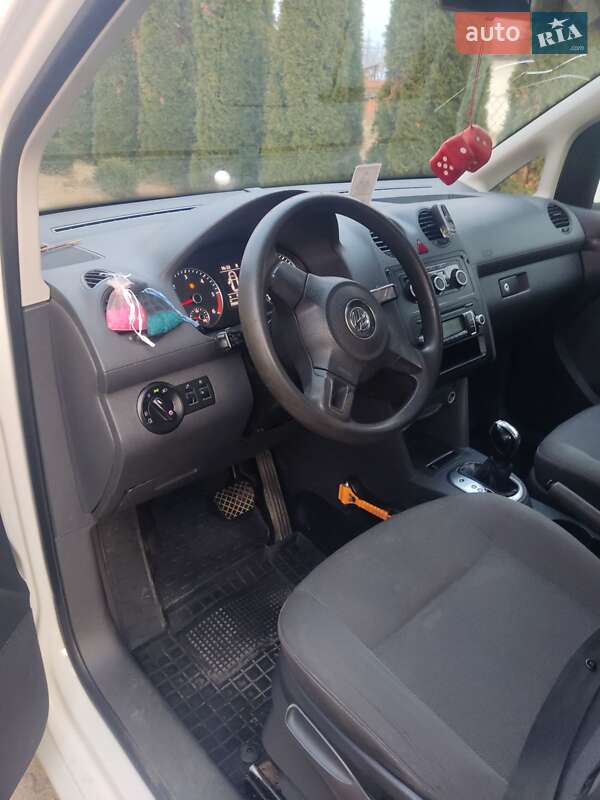 Мінівен Volkswagen Caddy 2011 в Хусті