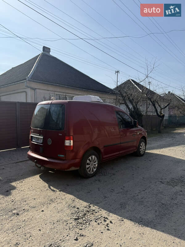 Рефрижератор Volkswagen Caddy 2009 в Сваляві