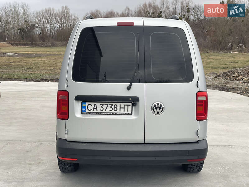 Вантажний фургон Volkswagen Caddy 2015 в Черкасах