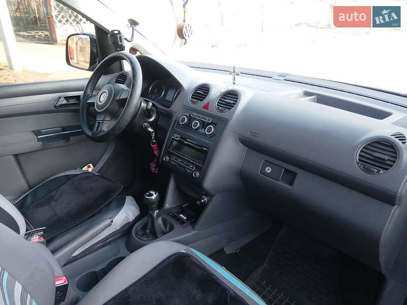 Минивэн Volkswagen Caddy 2011 в Никополе