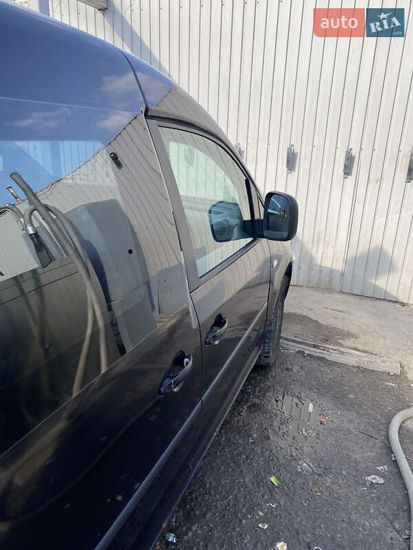 Минивэн Volkswagen Caddy 2006 в Киеве