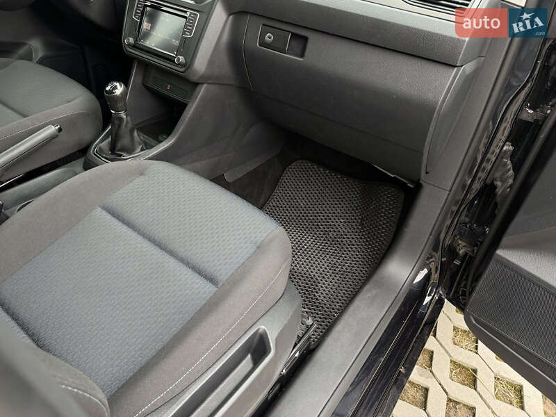 Минивэн Volkswagen Caddy 2016 в Хмельницком