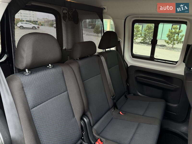 Минивэн Volkswagen Caddy 2016 в Хмельницком