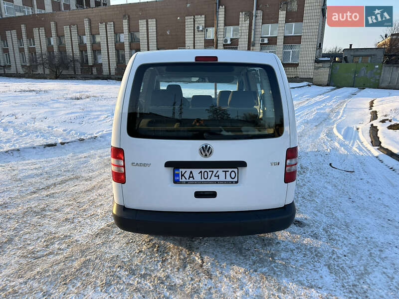 Минивэн Volkswagen Caddy 2011 в Киеве