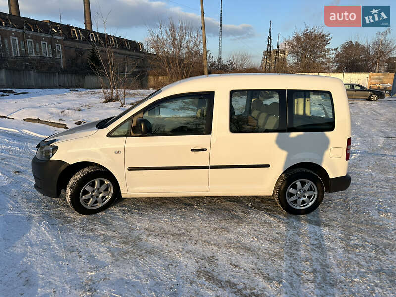 Минивэн Volkswagen Caddy 2011 в Киеве