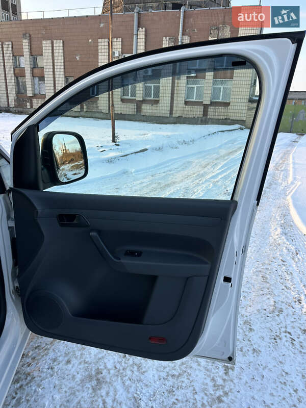 Минивэн Volkswagen Caddy 2011 в Киеве