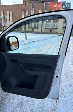 Минивэн Volkswagen Caddy 2011 в 