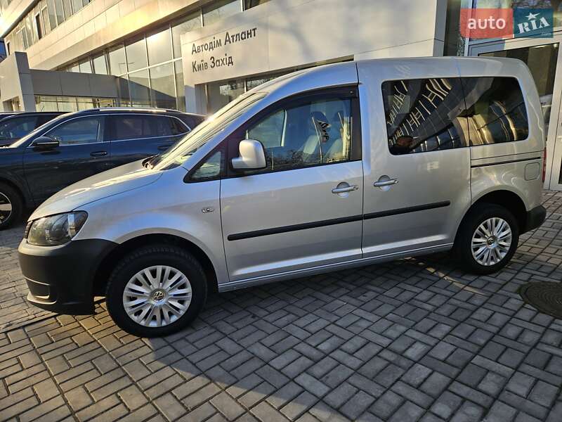 Мінівен Volkswagen Caddy 2013 в Києві