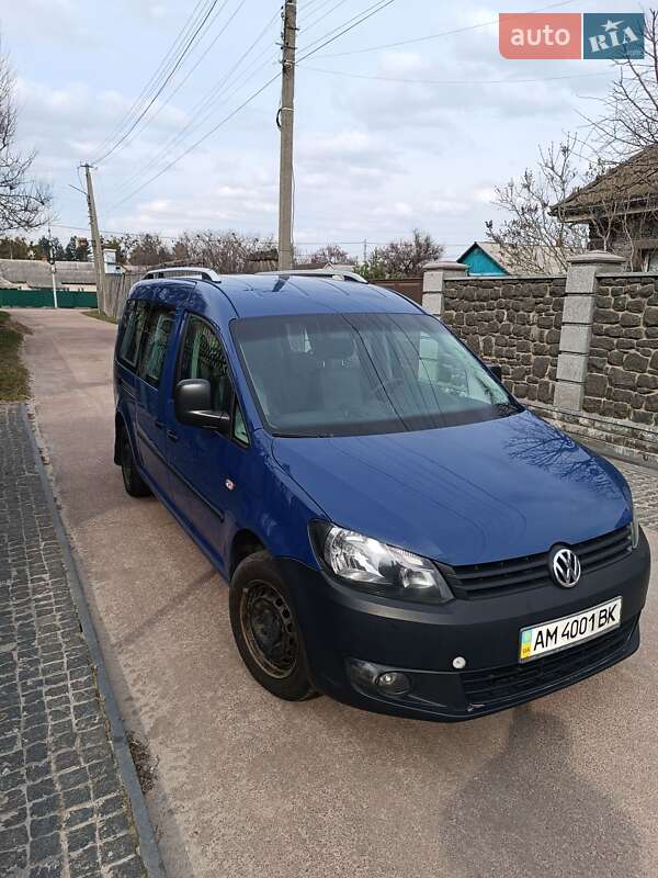 Мінівен Volkswagen Caddy 2010 в 
