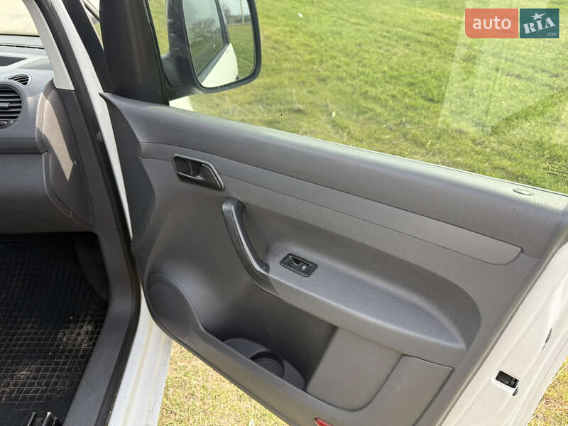 Мінівен Volkswagen Caddy 2011 в Кривому Розі