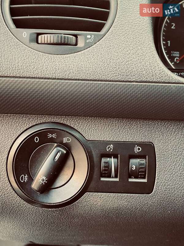 Мінівен Volkswagen Caddy 2012 в Києві