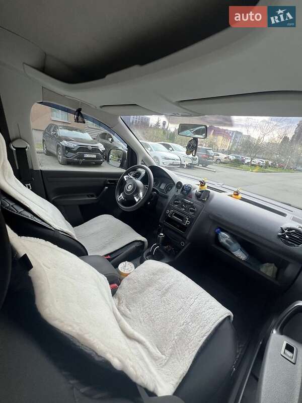 Минивэн Volkswagen Caddy 2012 в Львове