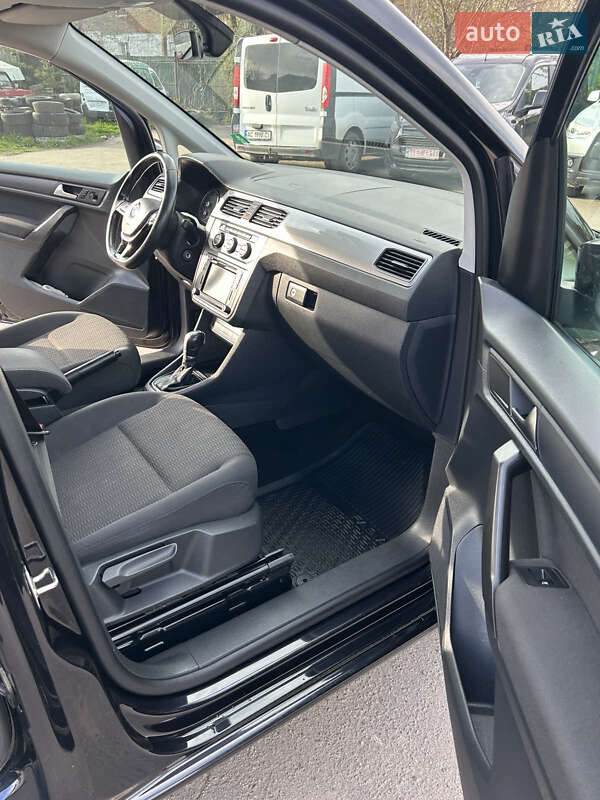 Мінівен Volkswagen Caddy 2016 в Нововолинську