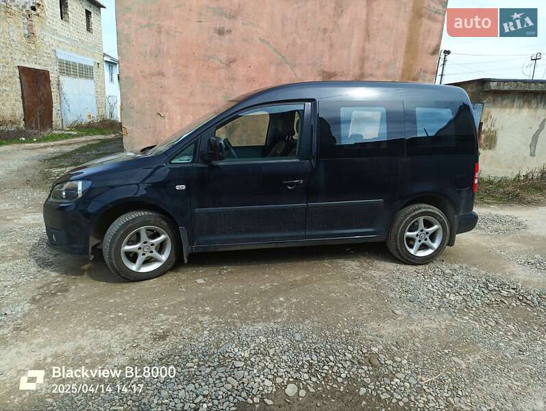 Минивэн Volkswagen Caddy 2010 в Черновцах