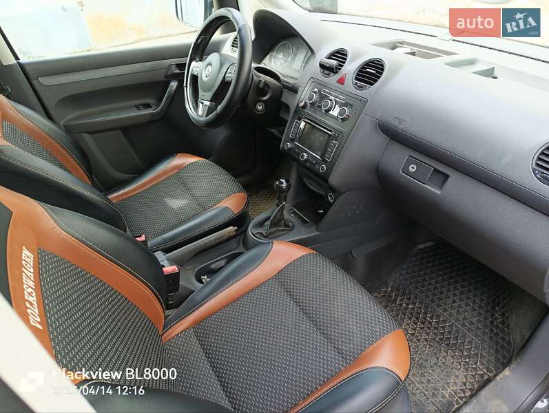 Минивэн Volkswagen Caddy 2010 в Черновцах