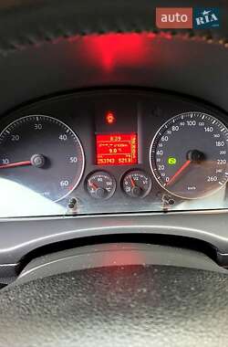 Грузовой фургон Volkswagen Caddy 2006 в 