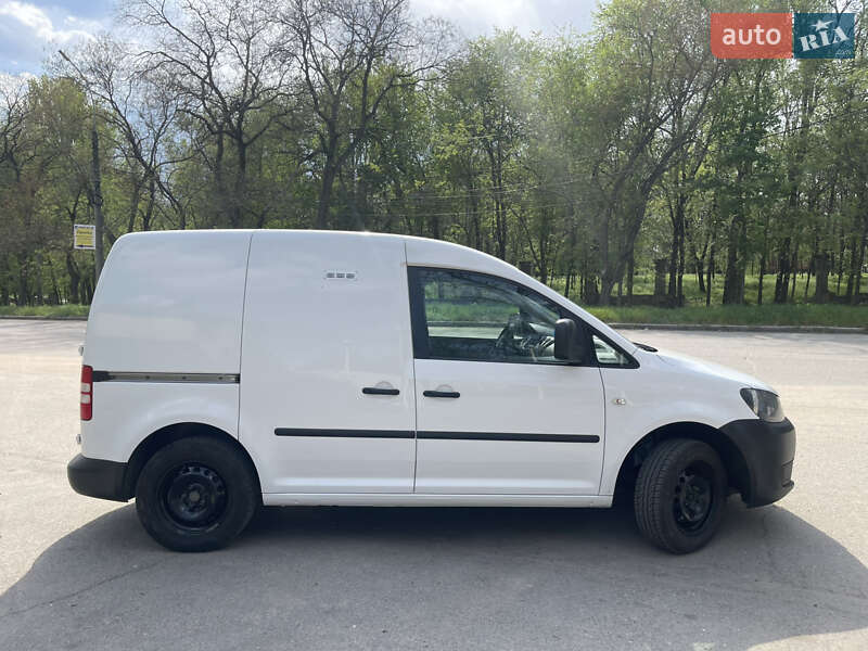 Грузовой фургон Volkswagen Caddy 2013 в Николаеве