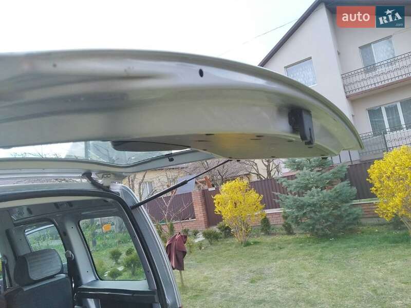 Мінівен Volkswagen Caddy 2011 в Бучі
