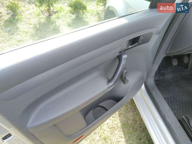 Мінівен Volkswagen Caddy 2011 в Бучі