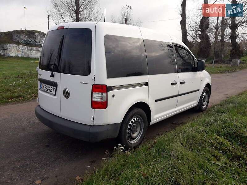 Минивэн Volkswagen Caddy 2010 в Житомире
