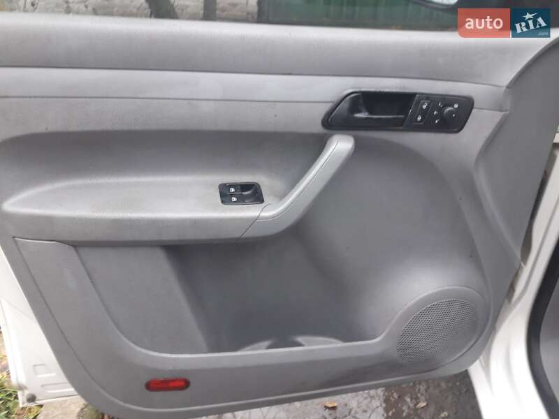 Минивэн Volkswagen Caddy 2010 в Житомире