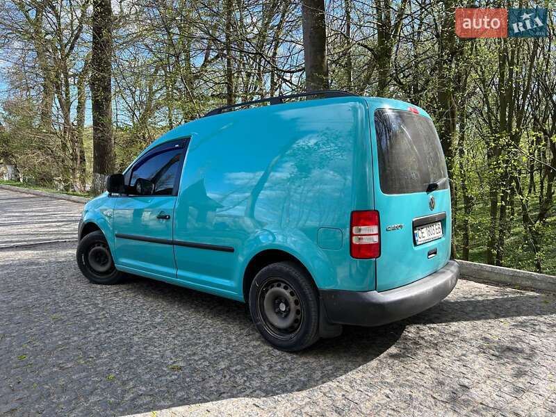 Грузовой фургон Volkswagen Caddy 2012 в Черновцах