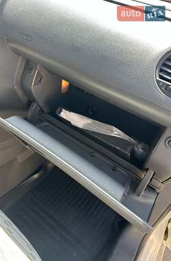 Вантажний фургон Volkswagen Caddy 2012 в 