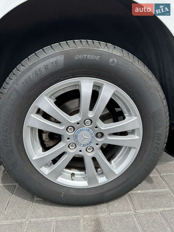 Минивэн Volkswagen Caddy 2014 в Киеве