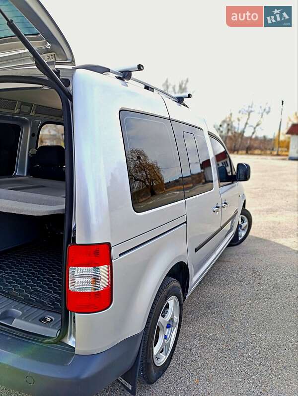 Мінівен Volkswagen Caddy 2009 в Києві