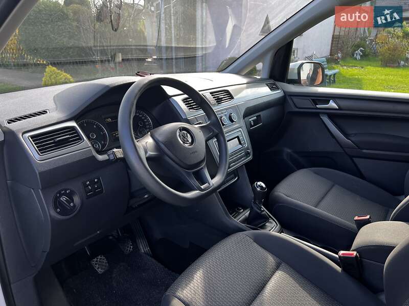 Минивэн Volkswagen Caddy 2016 в Черновцах